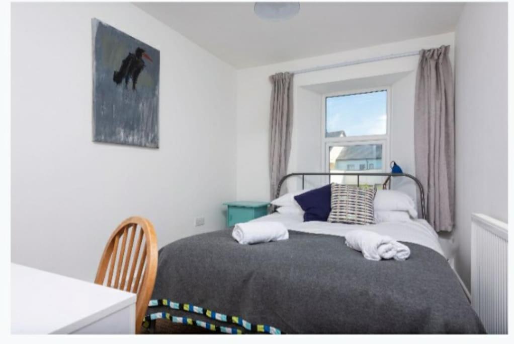 Beautiful And Bright !! Town/Harbour Apartment #2 Penzance Extérieur photo